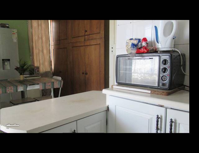 2 BEDROOM FREEHOLD FOR SALE IN KENILWORTH